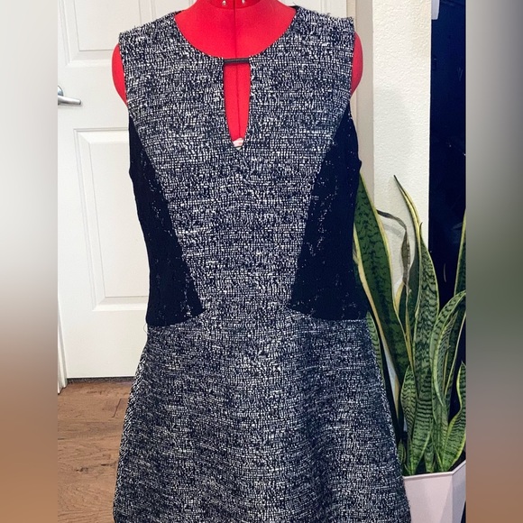 Banana Republic Black Tweed Lace Panel Sleeveless Dress Size 16 - Picture 2 of 5